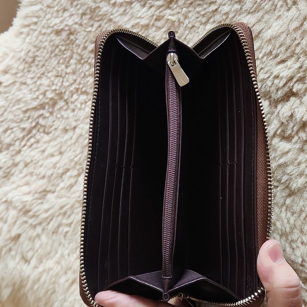 Gorgeous Coach 3/4 Zippered Signature Star Leather Long Wallet ⭐️🤎 - Picture 11 of 16